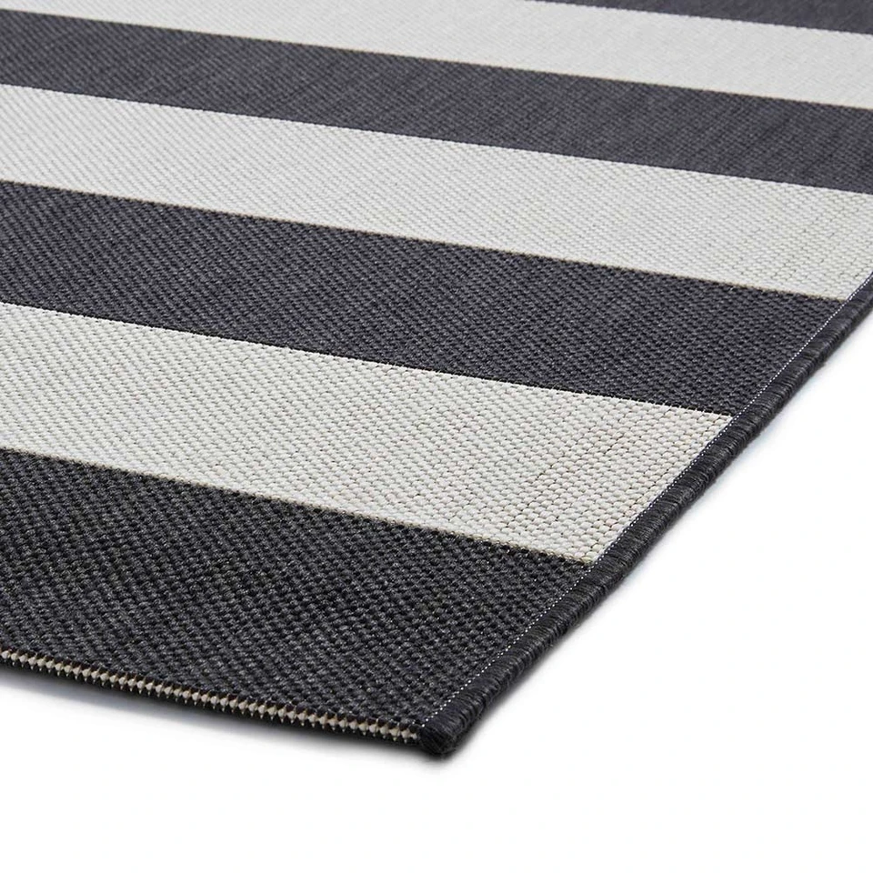 Santa Monica 48644 Black White Indoor Outdoor Rug