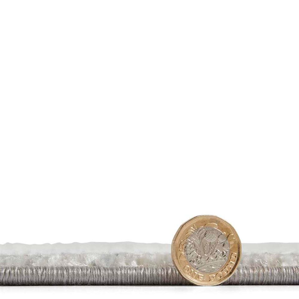 Thin Traditional Rug Grey Athena