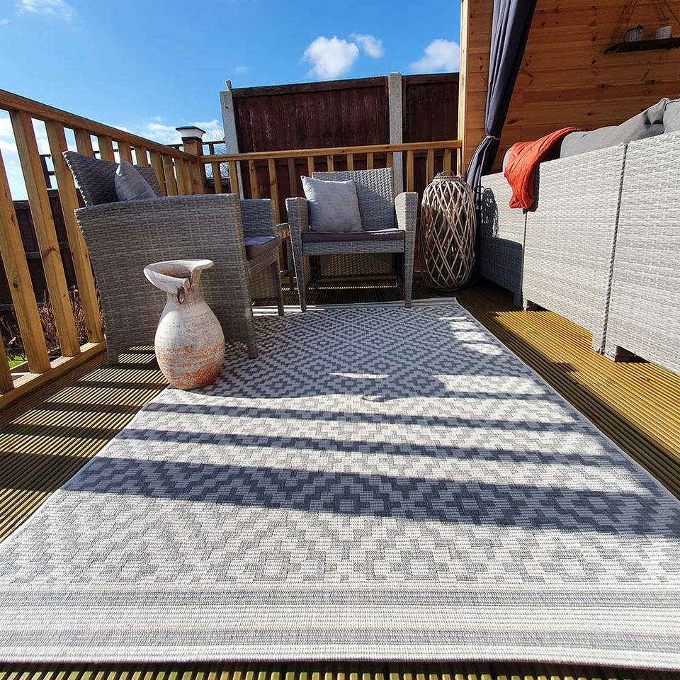 Outdoor Rug Patio Diamond Grey 80x150cm