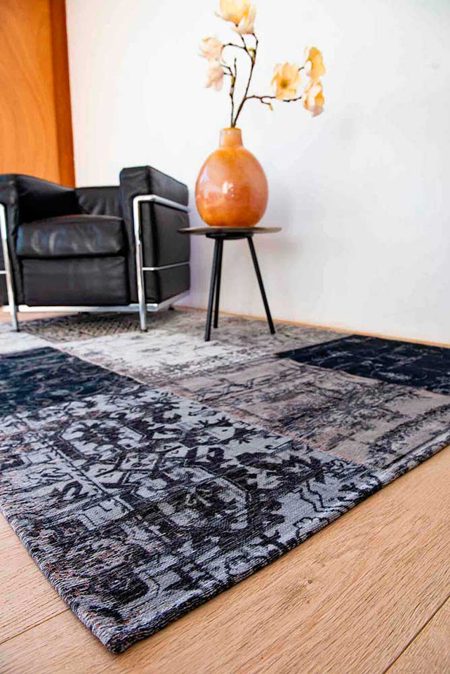 Vintage Rug 8101 Black White