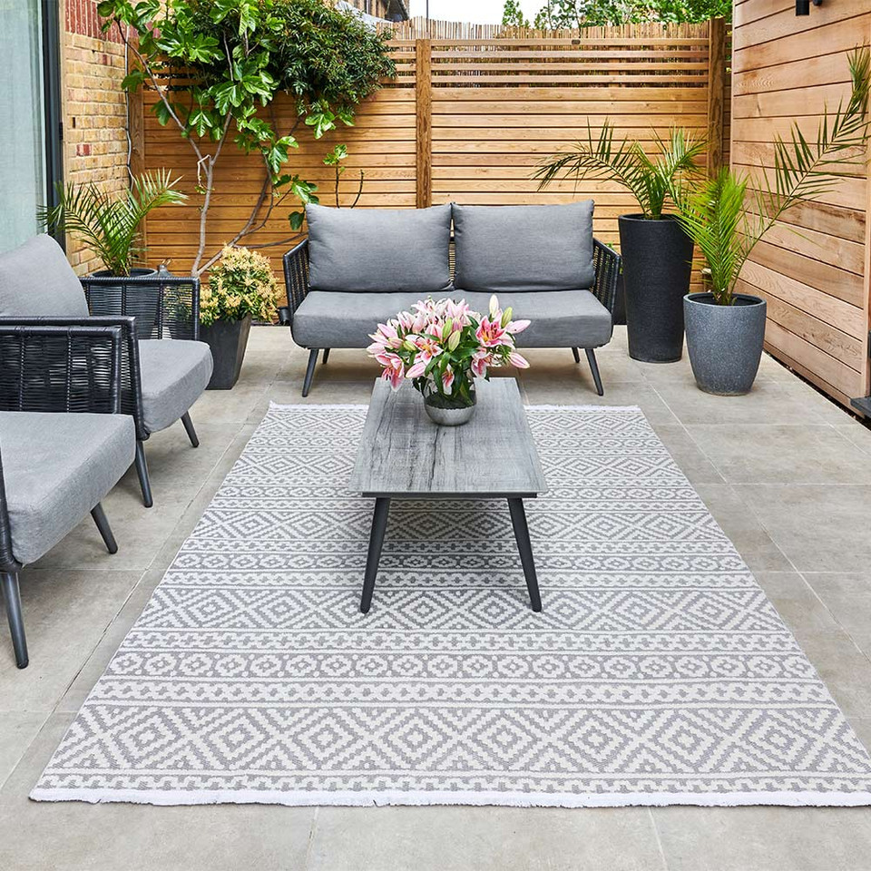 Jazz Indoor Outdoor JAZ04 Silver Rug by Concept Looms
