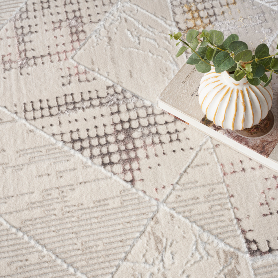 Glitz GLZ04 Ivory Multicolour Luxury Glossy Rug