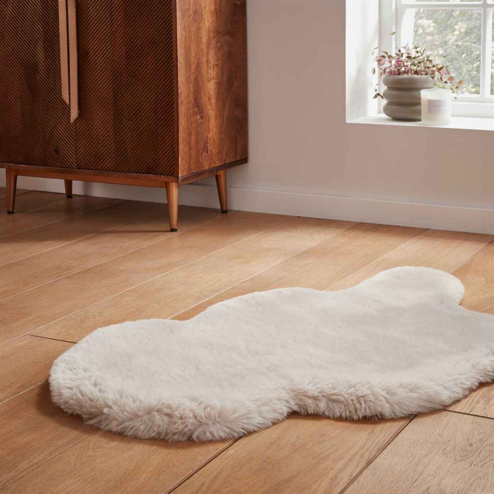 Super Teddy Beige Soft Faux Sheepskin