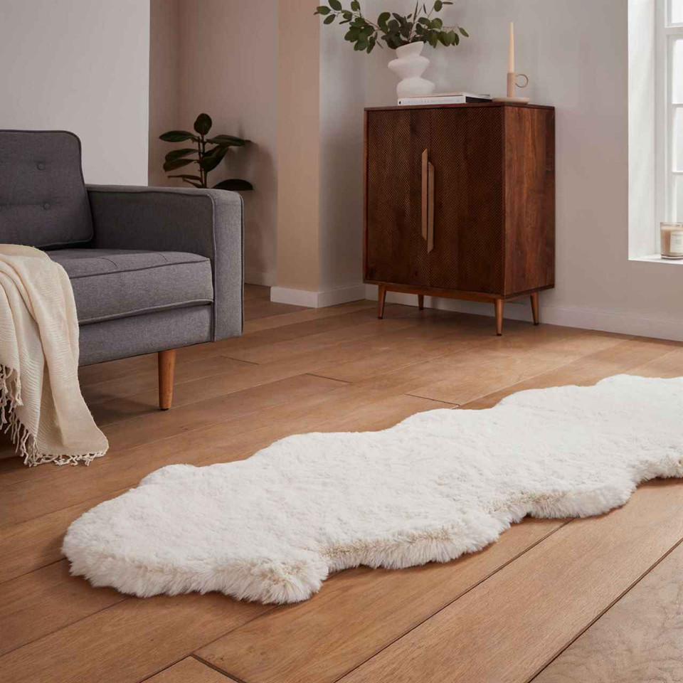 Super Teddy Ivory Soft Faux Sheepskin