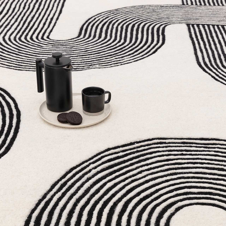 Matrix 87 Arches Black Cream Thick Wool Rug