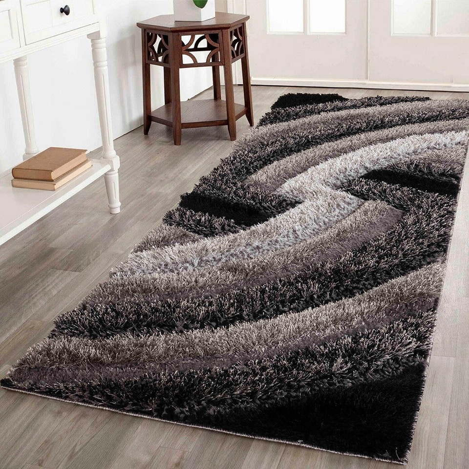 grey shaggy rug in hallway