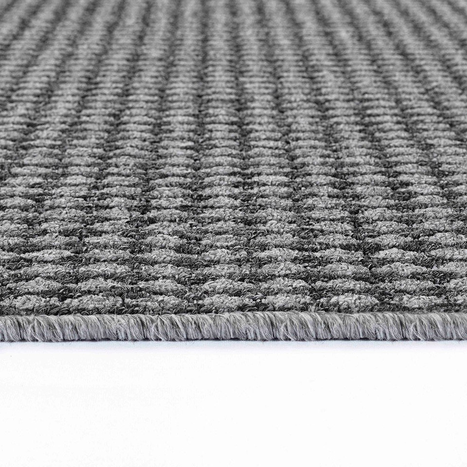 grey non-slip dirt trapper mat closeup edge