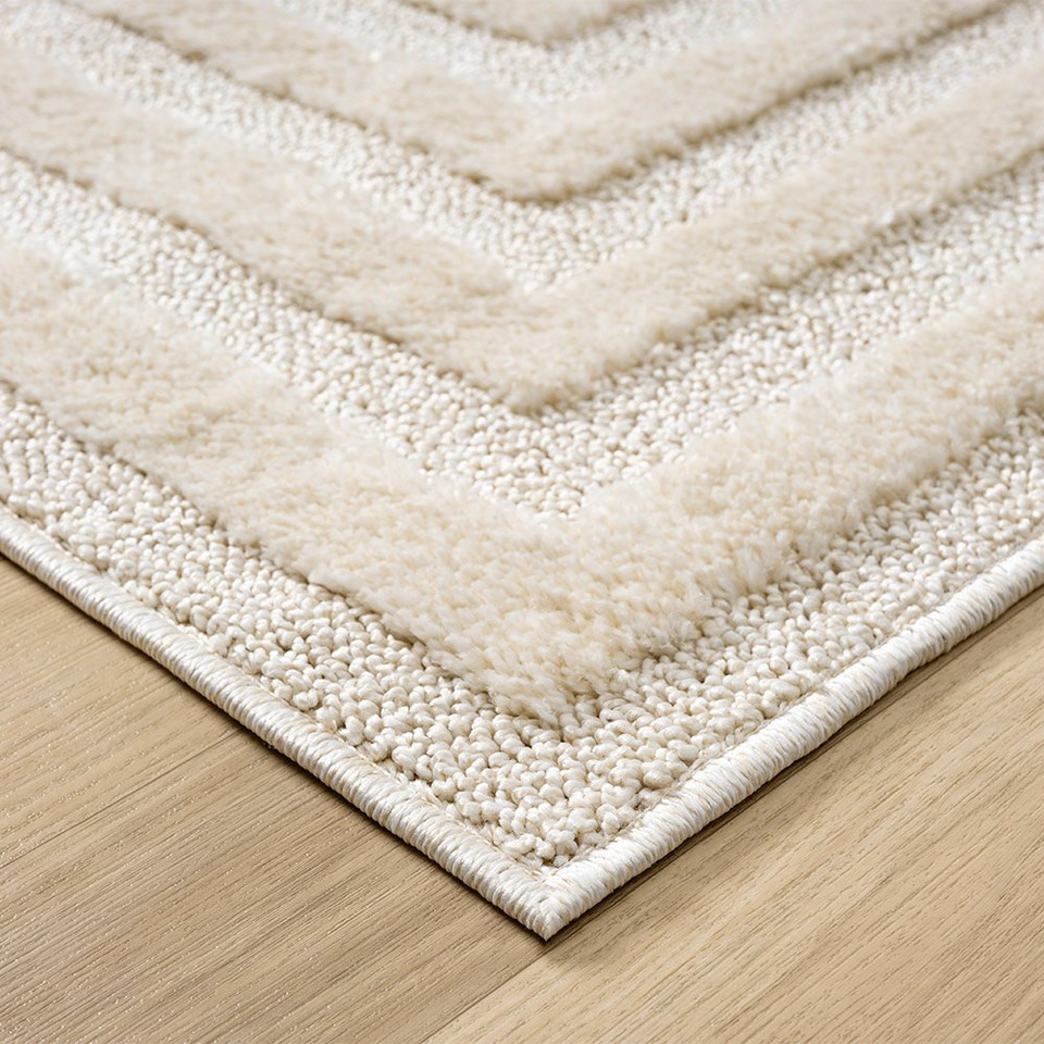 border cream rug side view of corner