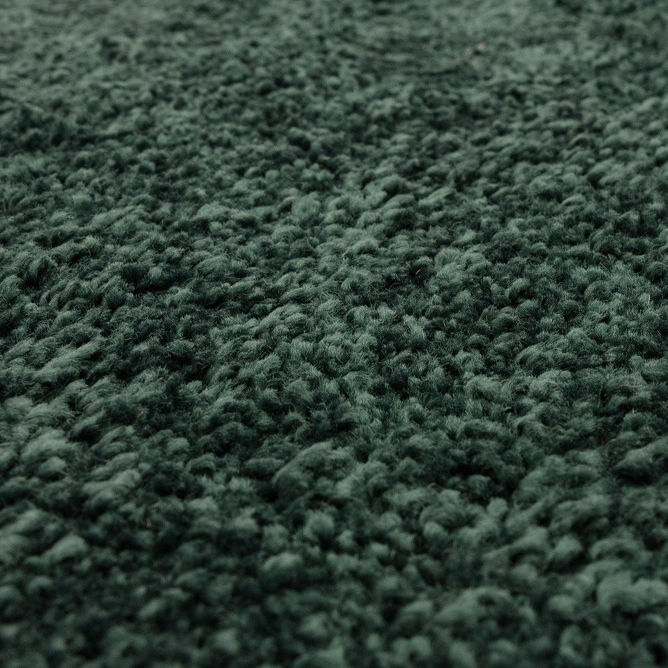 emerald shaggy rug closeup detail