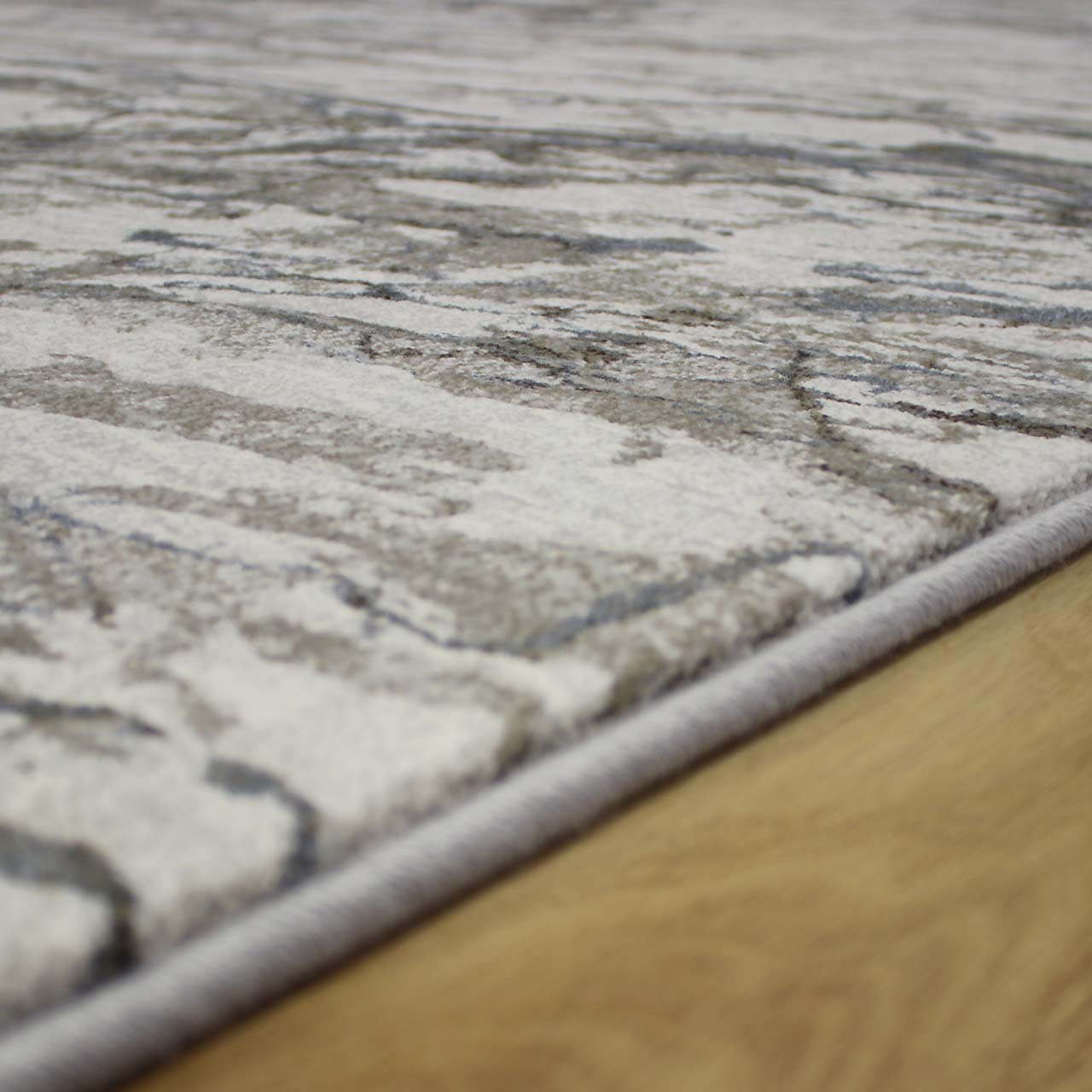 Quartz Cloud Metallic Silver Rug