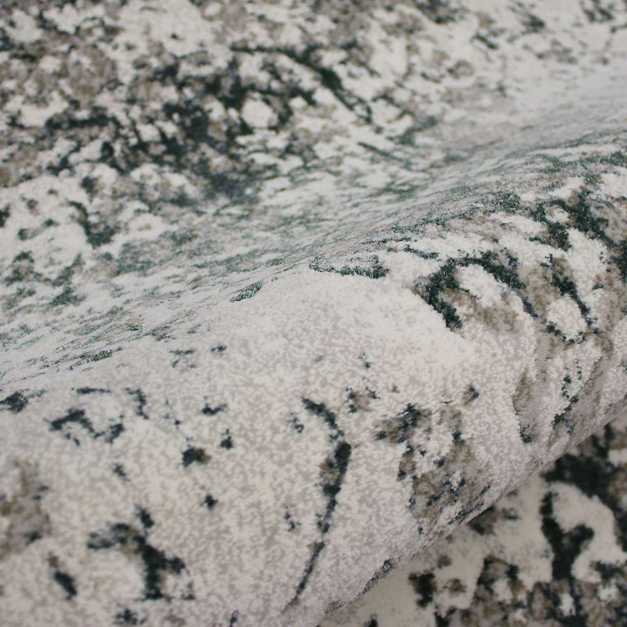 Quartz Dust Metallic Green Rug
