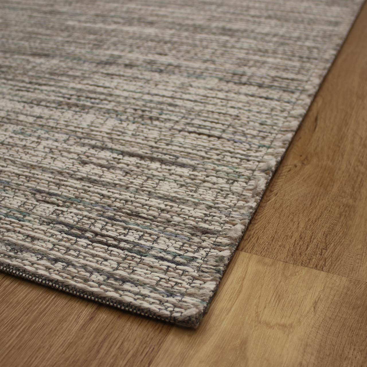 Thin White Multi Handwoven Wool Goa Rug 6003