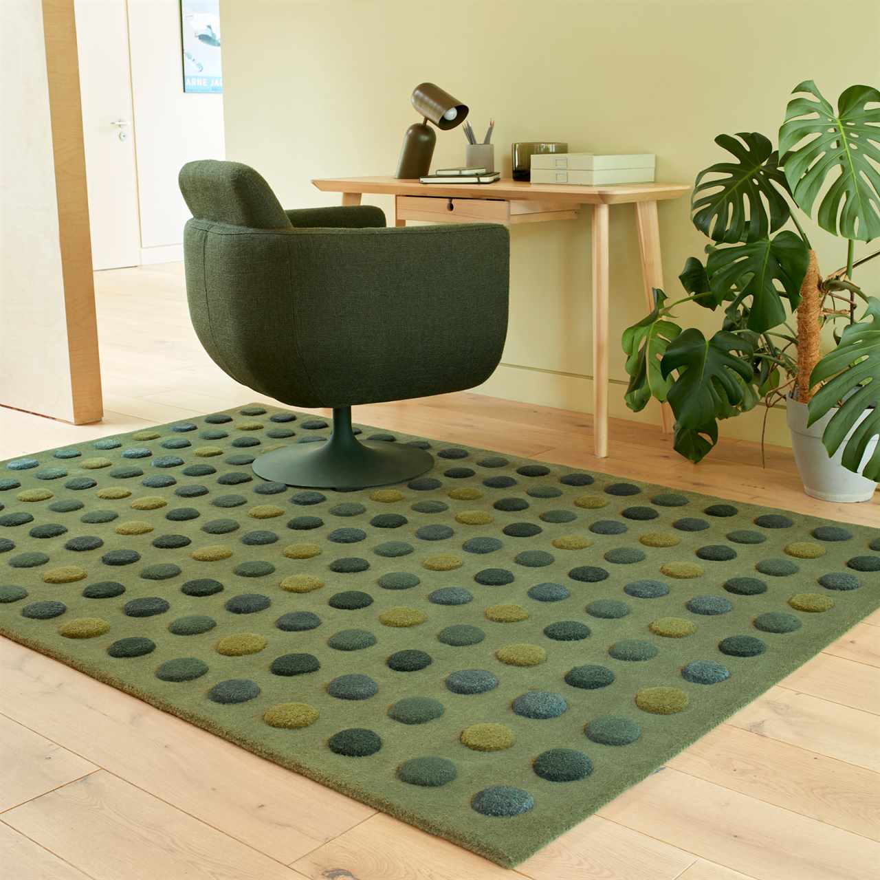 Dotty Green Thick Wool Indian Rug