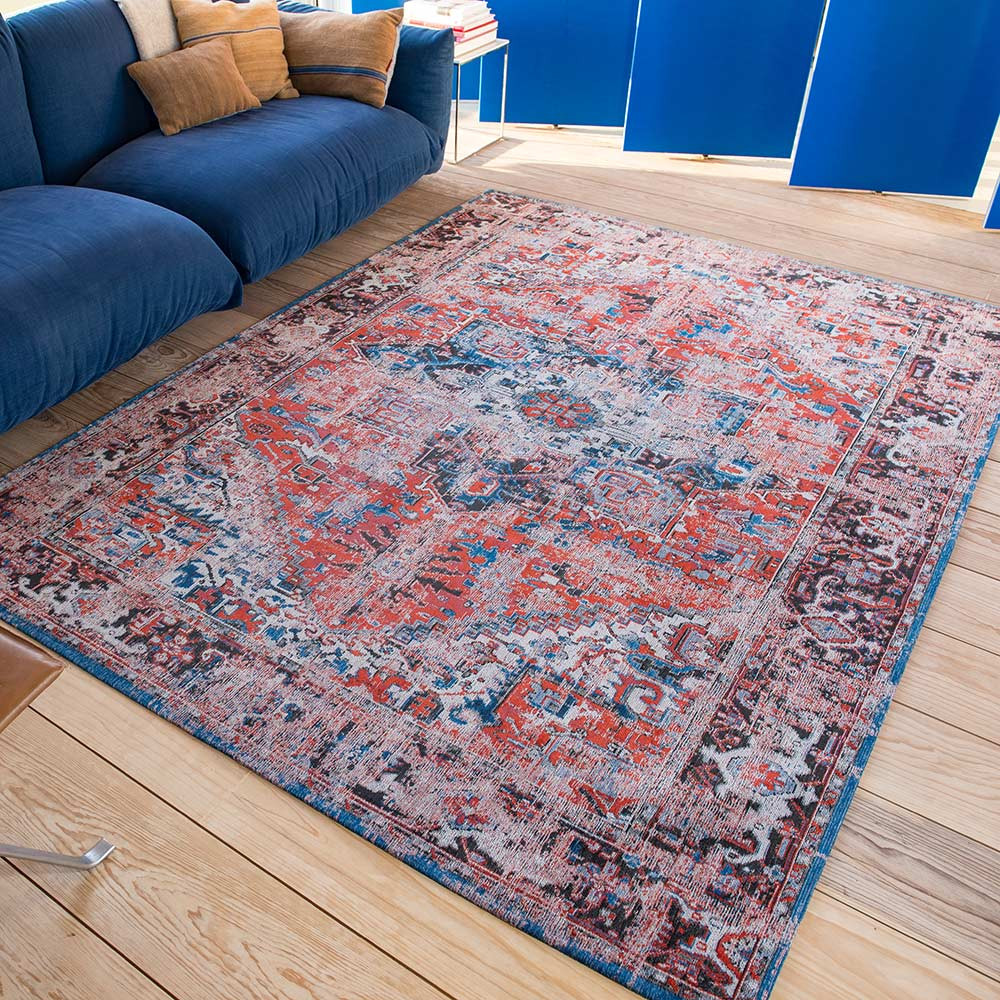 Big rug in the kitchen - Lansdowne Life
