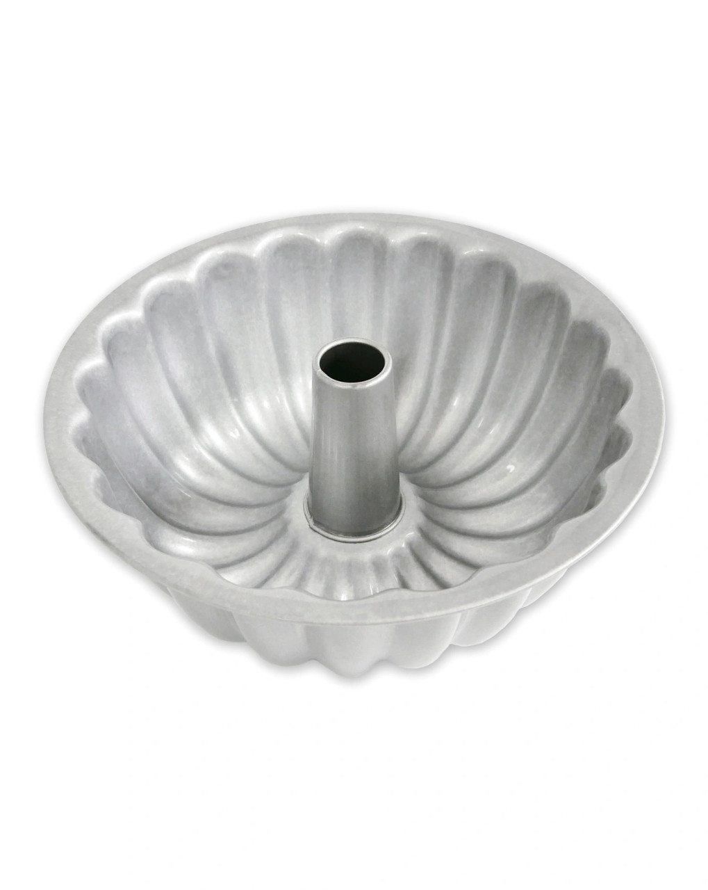 USA Pan Scalloped Tube Cake Pan - Thumbnail 2