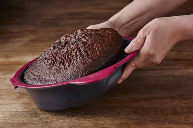 Mrs. Anderson's Baking Silicone Fluted Cake Pan for 9-Inch Cakes, Non-Stick  European-Grade Silicone