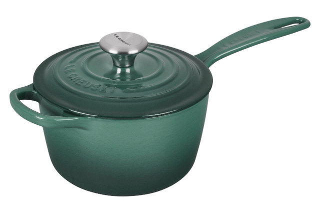 Le Creuset Enameled Cast Iron Classic 9 Skillet in Artichaut