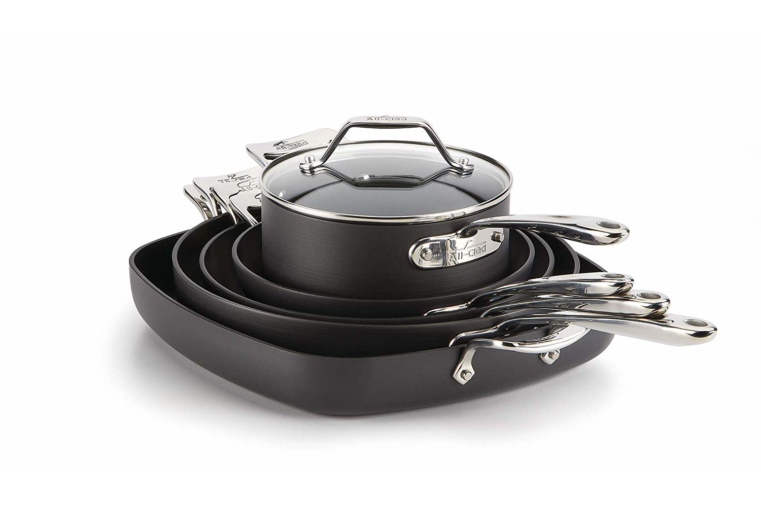 All-Clad Essentials Nonstick Cookware (2.5 Quart Sauce Pan with Lid)