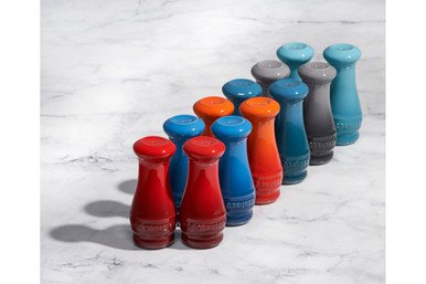LE CREUSET Salt and Pepper Shakers 日本未発売 71zW6rrrbVL._AC_SY200_QL15_.jpg