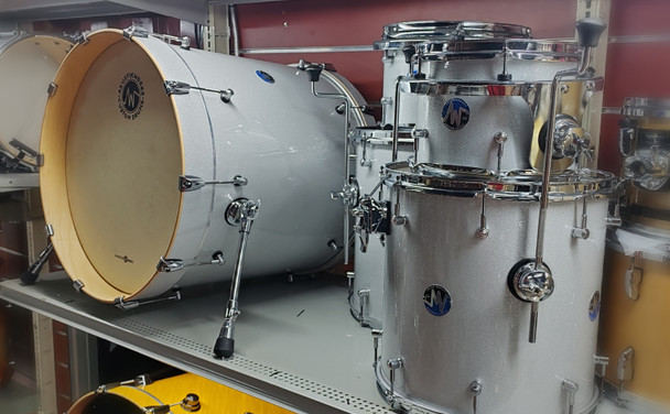 AkustikWorks - Custom Drum series -    6 piece Shell Pack-  Silver Sparkle Finish, with 10” and 12” RackToms, 14” and 16” FloorToms, 14" Snare And 22” BassDrum Mapa Burl - (14” Floortom Can be used as a SNOM Snare/Tom)