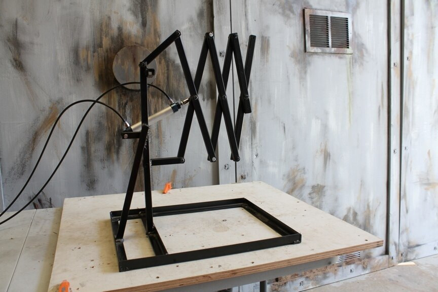 Scissor Mechanism Pneumatic Extension Halloween FX Props