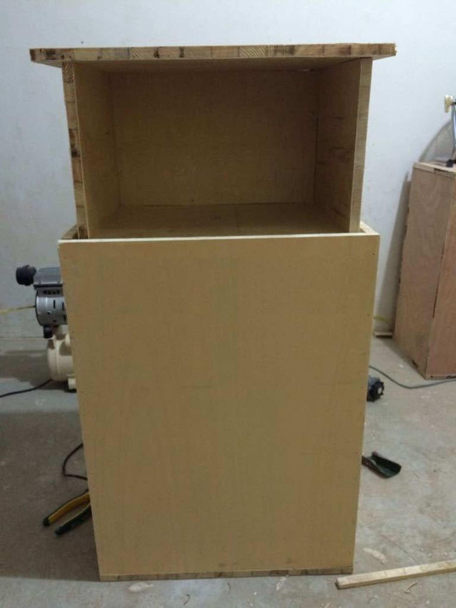 Small wooden box - Escape Room Supplier