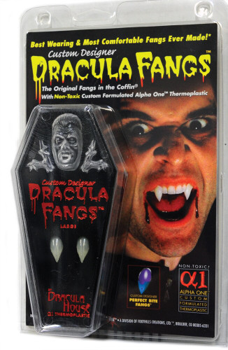 DRACULA FANGS MED CLAM SHELL