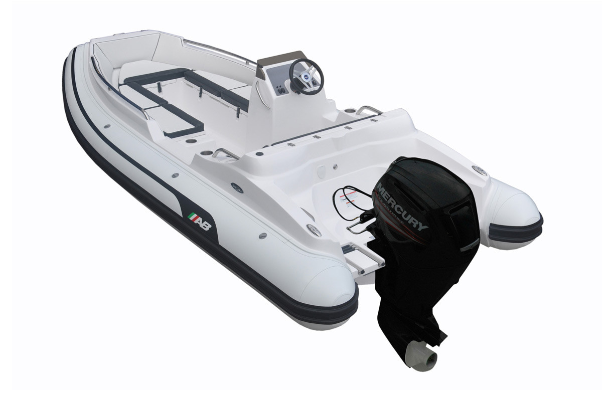AB Nautilus 17 DLX with Yamaha Outboard