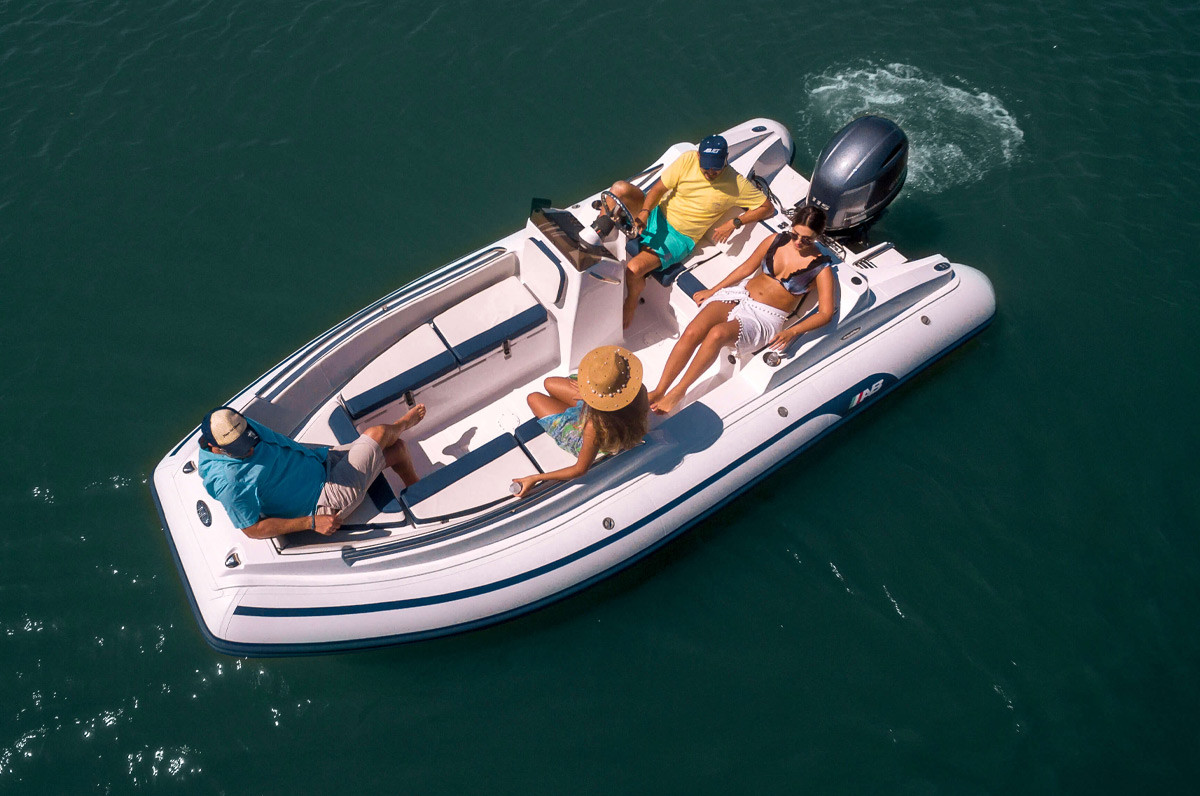 AB Nautilus 17 DLX with Yamaha Outboard