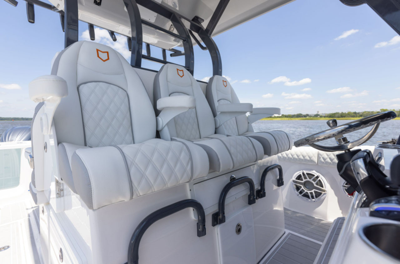 Sea Fox 368 Commander | Twin Yamaha Outboards