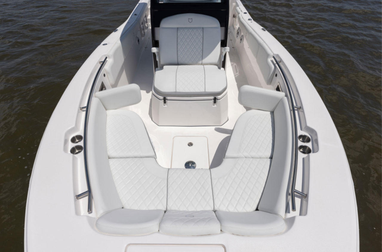 Sea Fox 288 Commander | Twin Yamaha 300hp Outboards