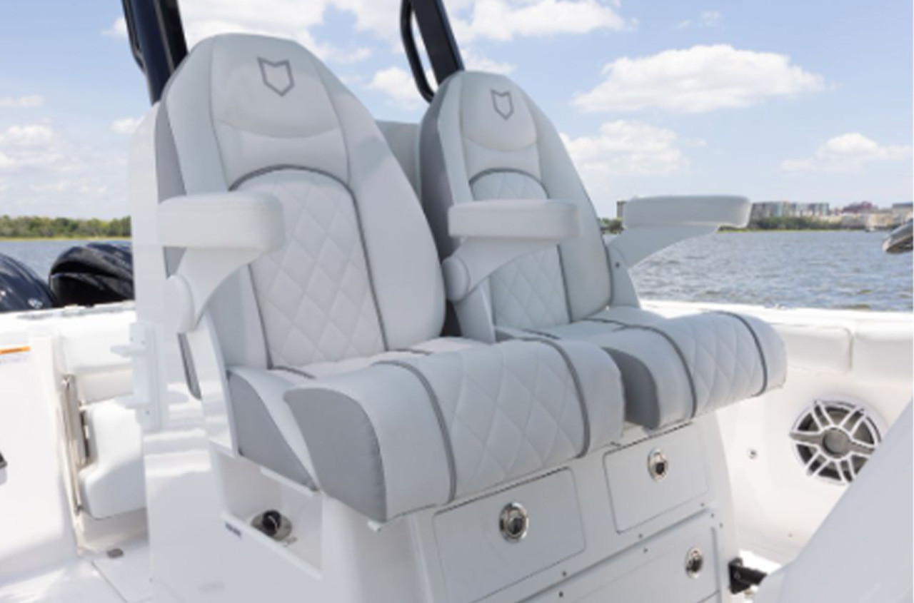 Sea Fox 288 Commander | Twin Yamaha 300hp Outboards