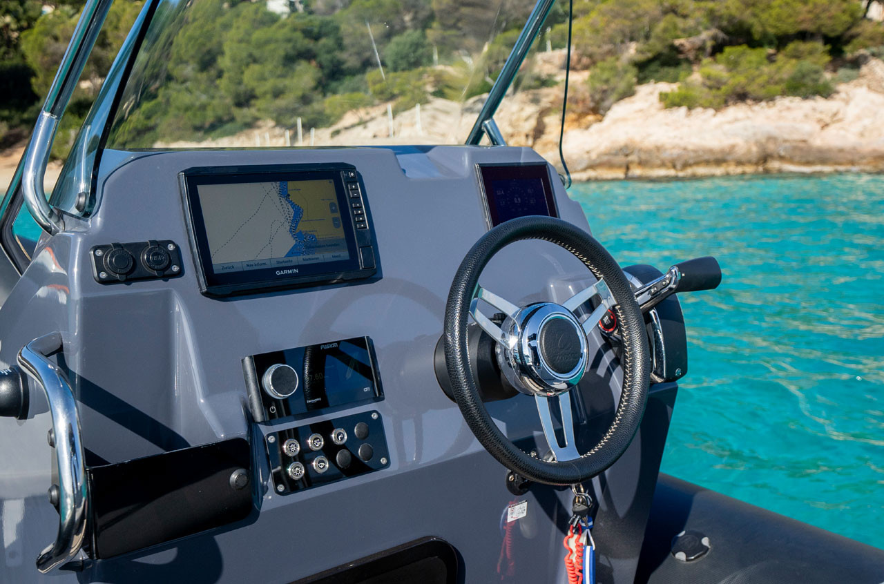 Zodiac Medline 6.8 Console RIB | Premium 22' Family & Sport Boat