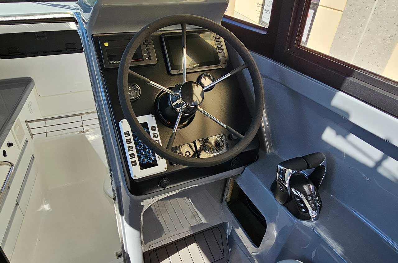 Flex 680 Cabin Explorer | Twin Yamaha 150hp Outboards