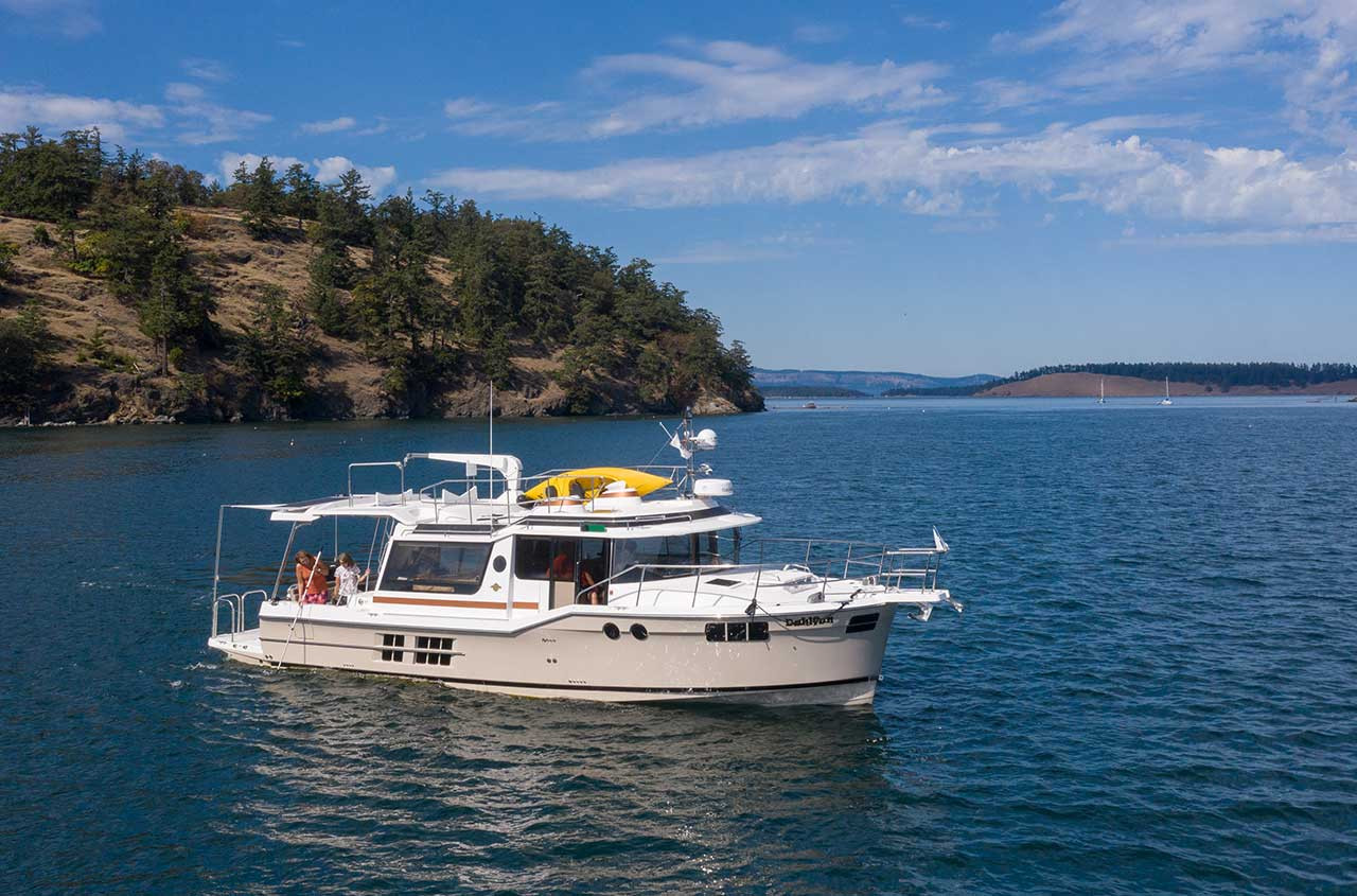 Ranger Tugs R-43 Sedan with Volvo Twin Drives