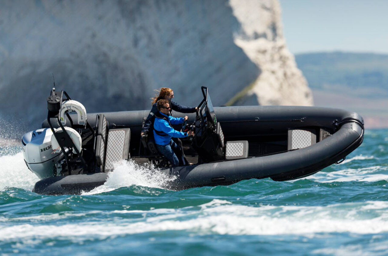 Highfield PA660 | 200hp Outboard | Console Boat