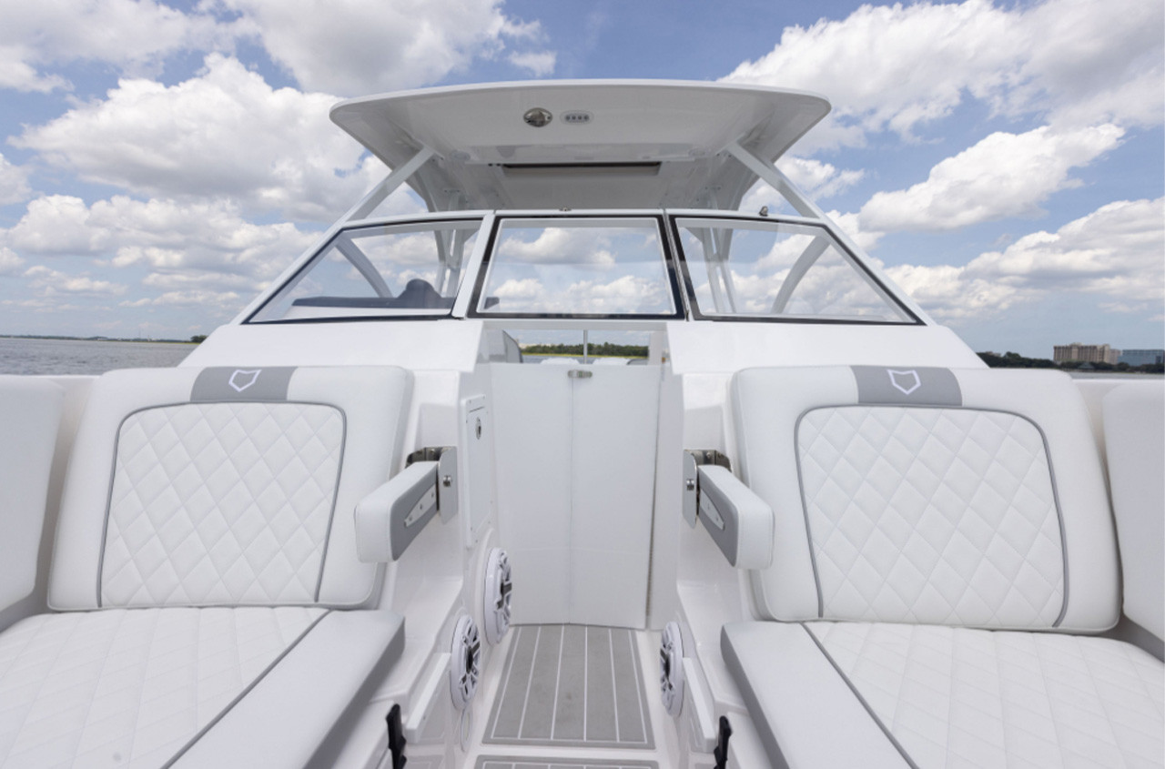 Sea Fox 288 Traveler | Twin Yamaha 300hp Outboards
