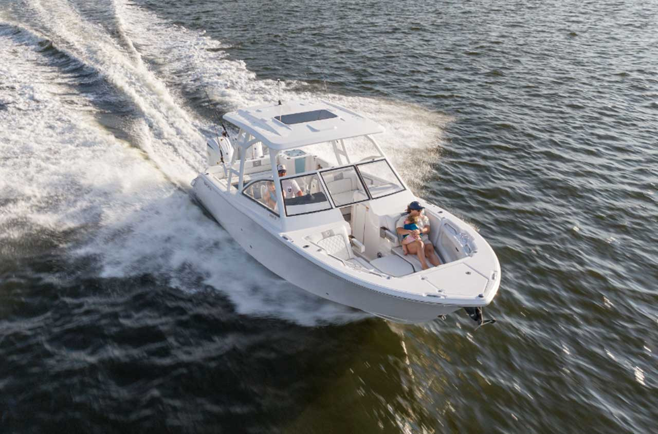 Sea Fox 288 Traveler | Twin Yamaha 300hp Outboards