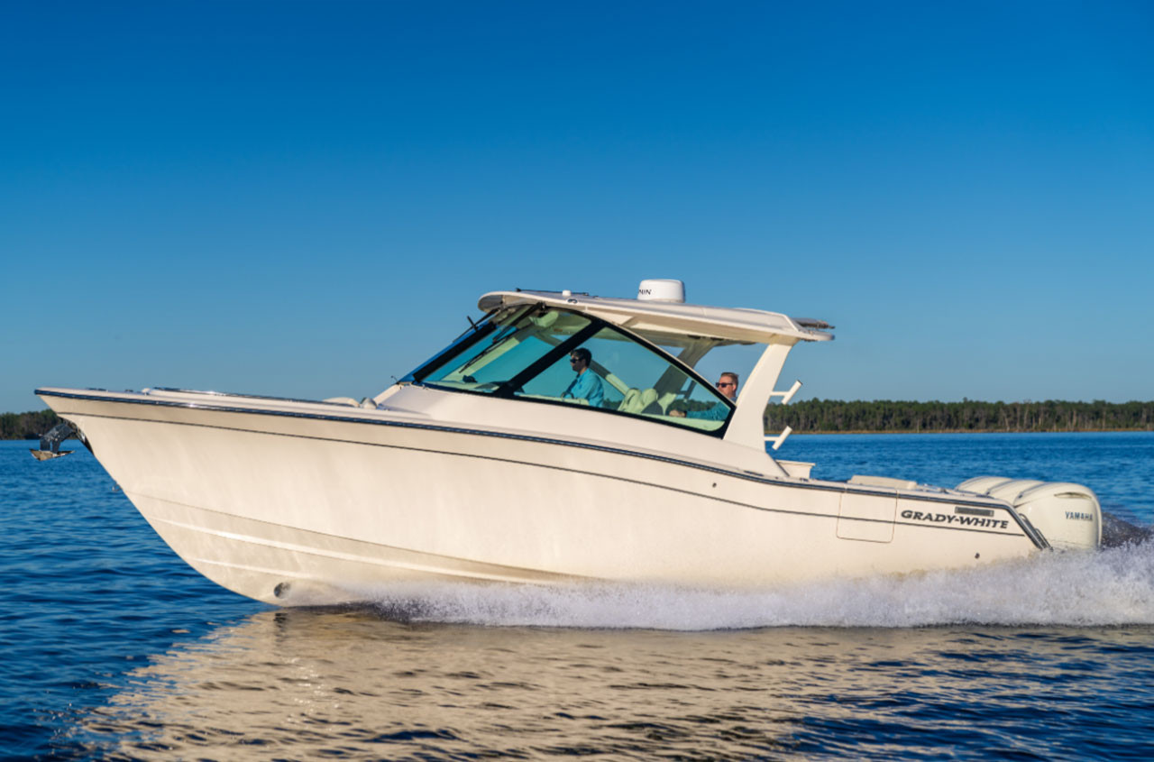 Grady-White Freedom 345 with Yamaha Outboards | Dual Console