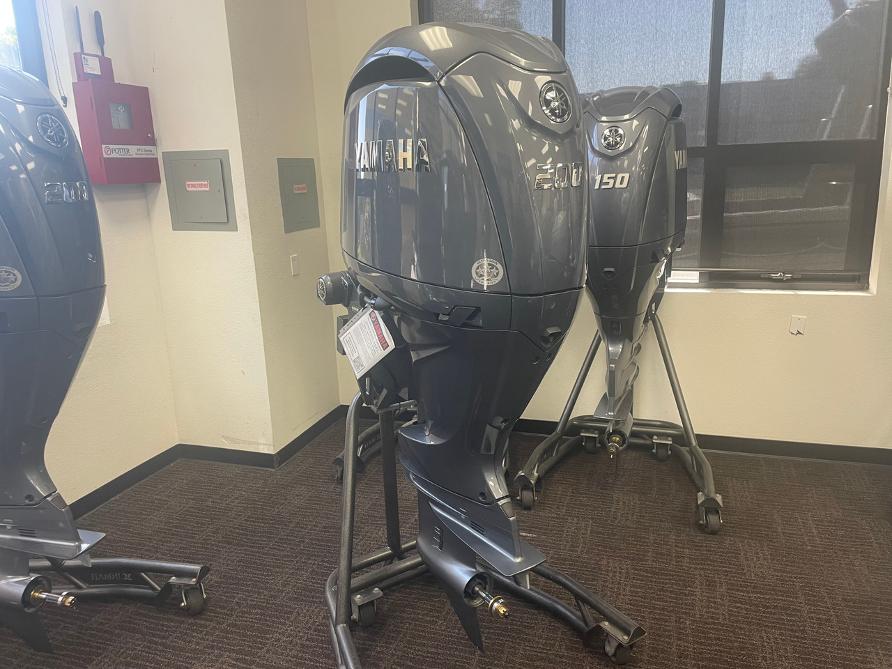 Yamaha F200XSA DEC Outboard | Scratch & Dent | 0364 Yamaha F200XSA DEC Outboard | Scratch & Dent | 0364