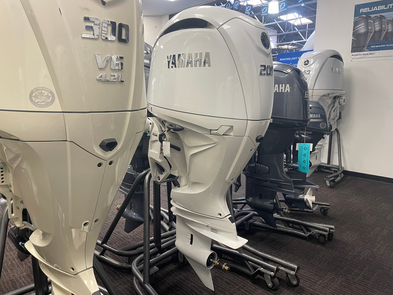 Yamaha F200XSA2 White DEC Outboard | Scratch & Dent | 1381