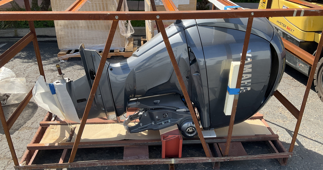 Yamaha F250XSB DEC Outboard | Scratch & Dent | 2393