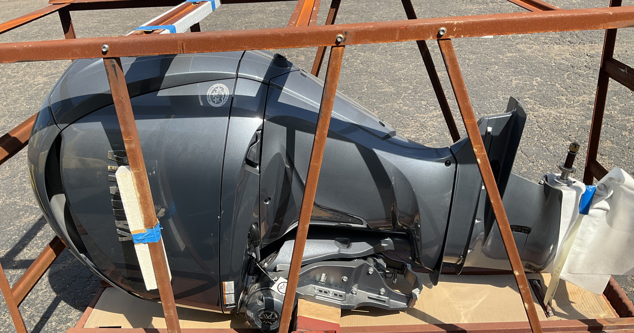 Yamaha F250XSB DEC Outboard | Scratch & Dent | 2393 Yamaha F250XSB DEC Outboard | Scratch & Dent | 2393