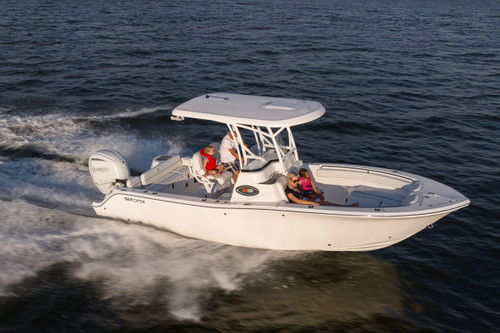 Sea Fox 248 Side Console with a Yamaha Outboard in Action.