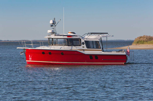 Ranger Tugs R-29 S Luxury Edition Volvo D4 320hp Inboard on the Water.