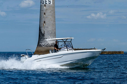 Beneteau Flyer 8 Spacedeck with Mercury 300hp Outboard Profile View.