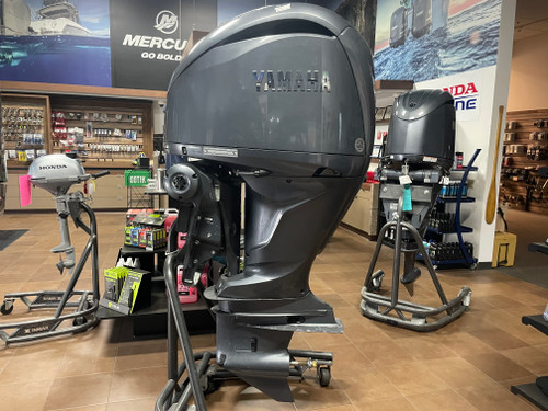 Yamaha 300 HP DEC Outboard LF300XSB Scratch & Dent