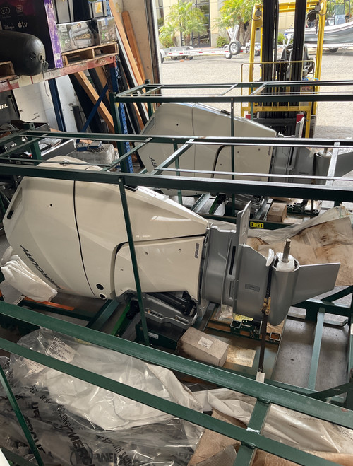 Mercury Verado 350hp XL V10 Outboard in Warm Fusion White Scratch & Dent