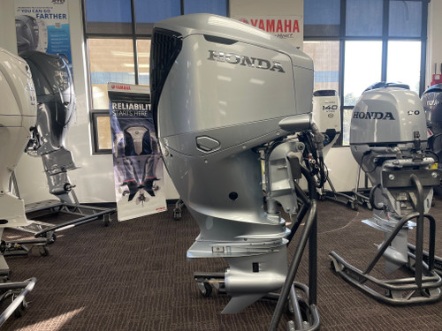 Honda BF225DK1XDA iST Outboard in Aquamarine Silver Scratch & Dent