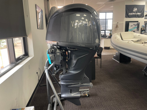 Yamaha 150 HP Outboard DEC F150XSA Scratch & Dent
